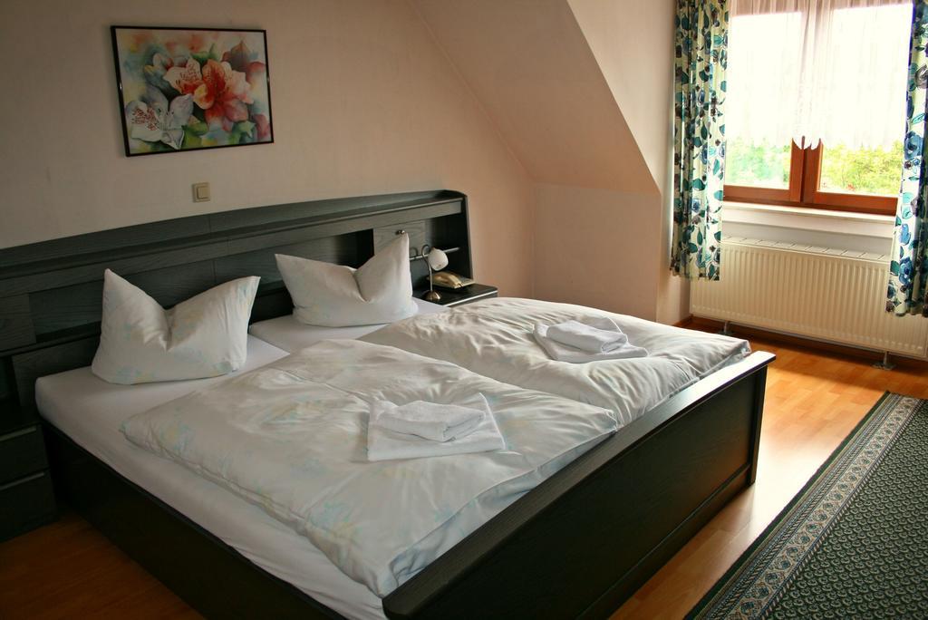 Grober'S Reiterhof Hotell Naumburg  Rom bilde
